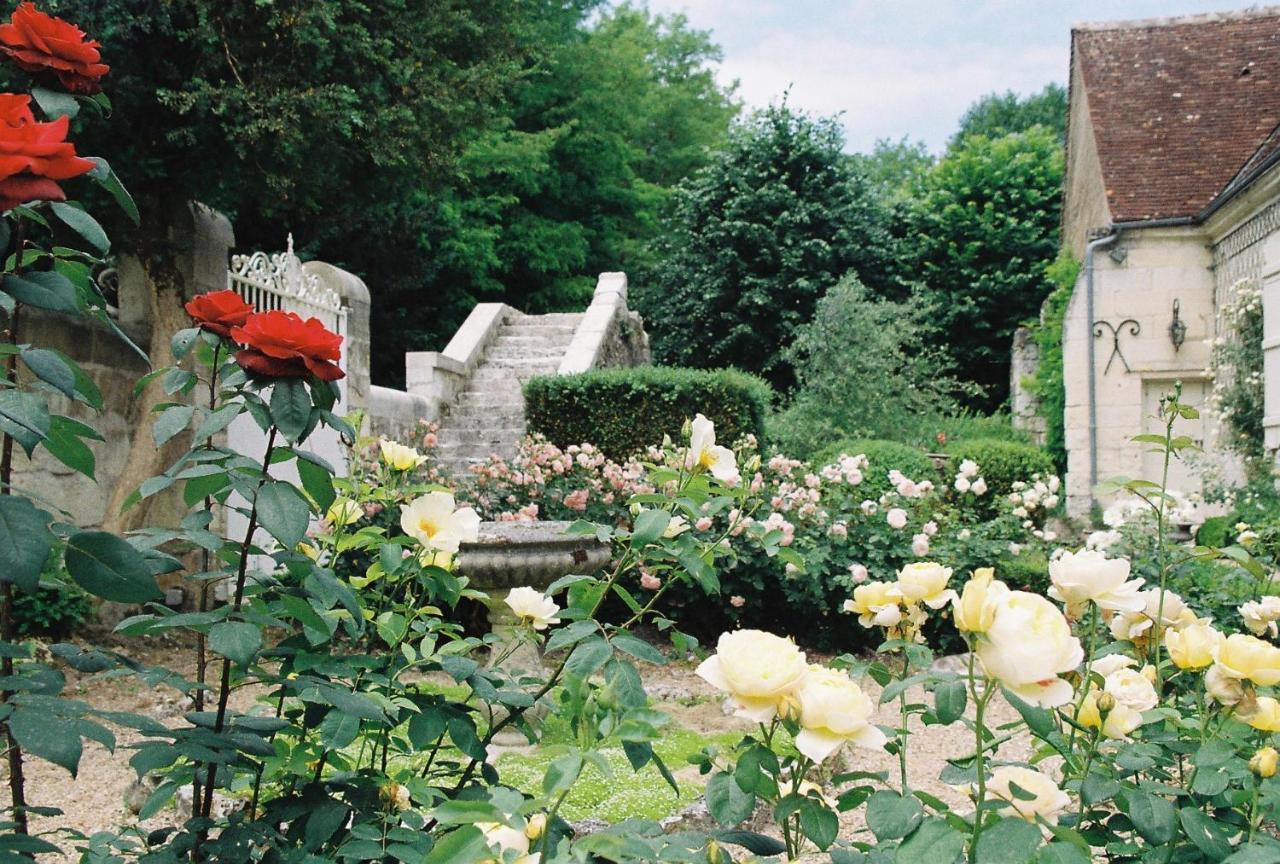 Le Pavillon De Vallet Bed & Breakfast Athee-sur-Cher Bagian luar foto