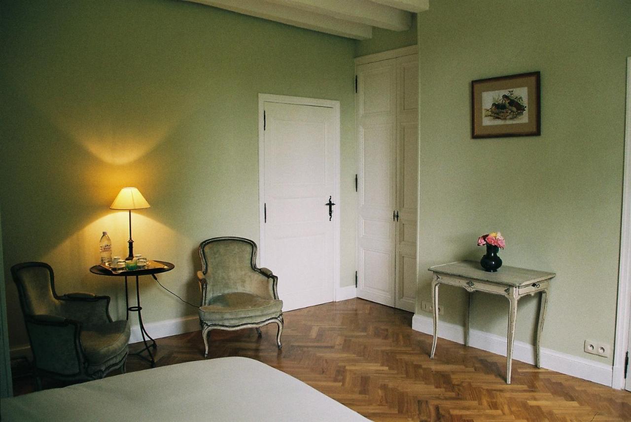 Le Pavillon De Vallet Bed & Breakfast Athee-sur-Cher Bagian luar foto