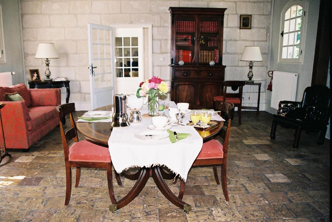 Le Pavillon De Vallet Bed & Breakfast Athee-sur-Cher Bagian luar foto