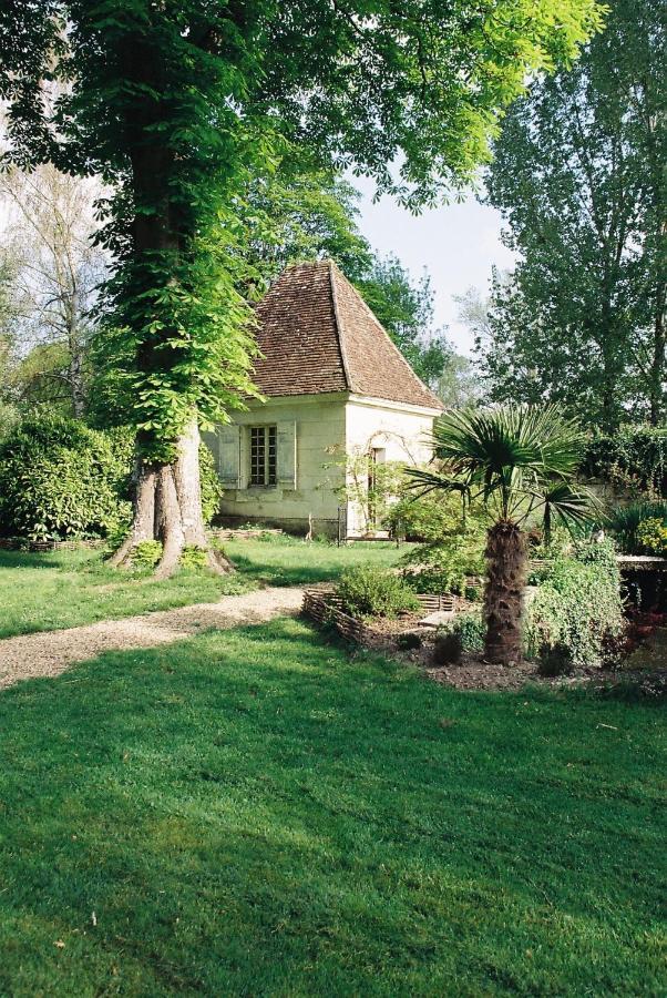 Le Pavillon De Vallet Bed & Breakfast Athee-sur-Cher Bagian luar foto