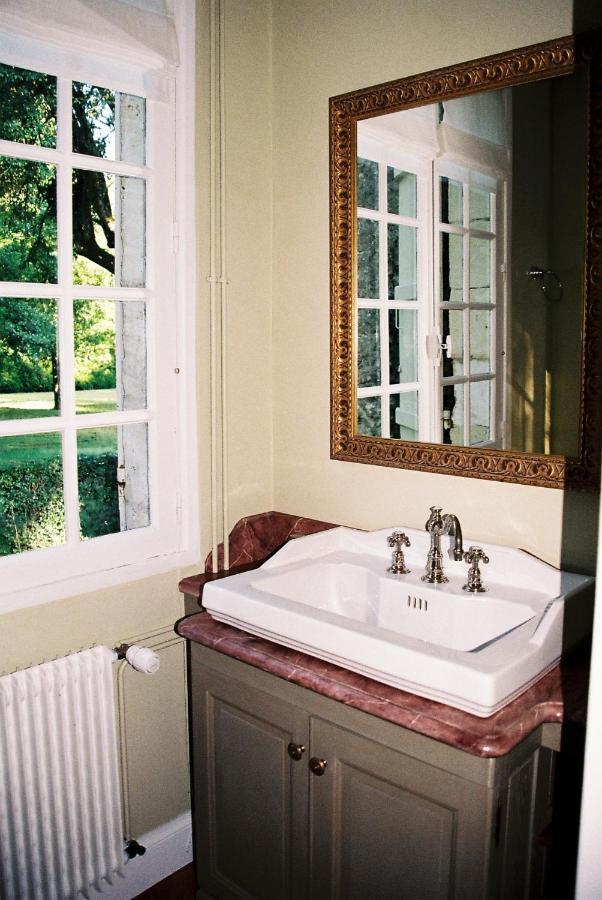 Le Pavillon De Vallet Bed & Breakfast Athee-sur-Cher Bagian luar foto
