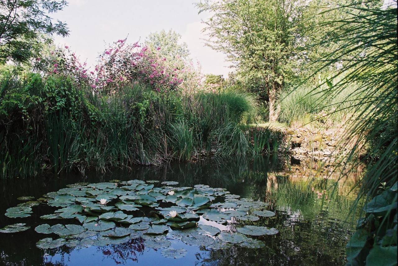 Le Pavillon De Vallet Bed & Breakfast Athee-sur-Cher Bagian luar foto