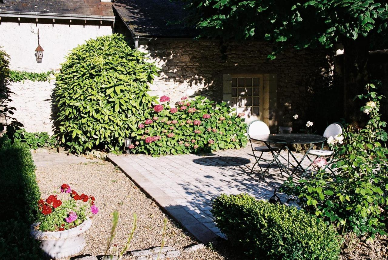 Le Pavillon De Vallet Bed & Breakfast Athee-sur-Cher Bagian luar foto