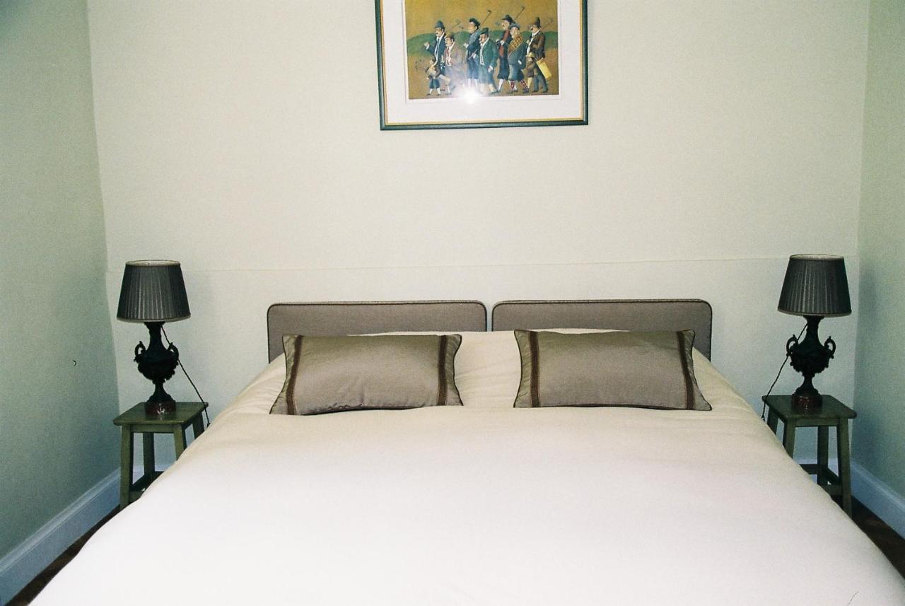 Le Pavillon De Vallet Bed & Breakfast Athee-sur-Cher Bagian luar foto